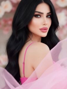 كاريزما استثنائية وأناقة تخطف الأضواء عابرة للحدود.. كيف أصبحت ريما حمزة نجمة المهرجانات العربية؟